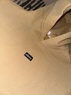 Obey sweatshirt  XL BEIGE